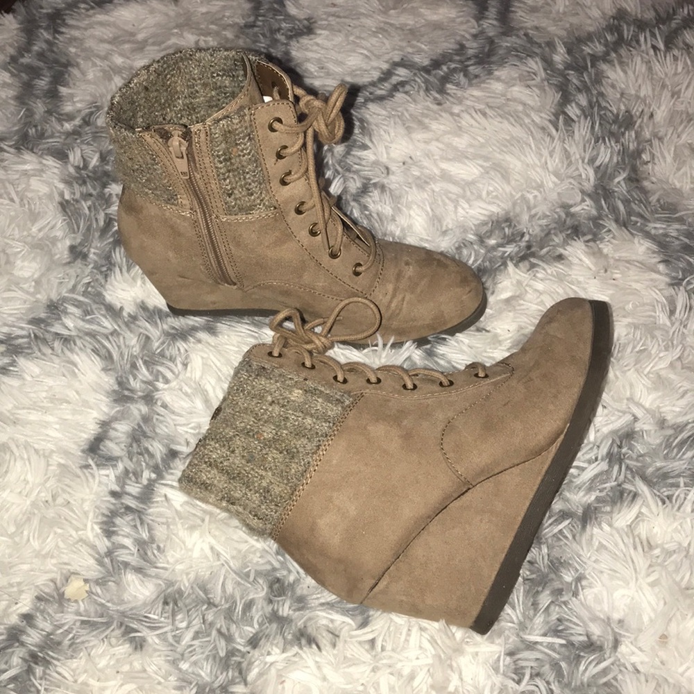 Tan Fall booties - Picture 4 of 6